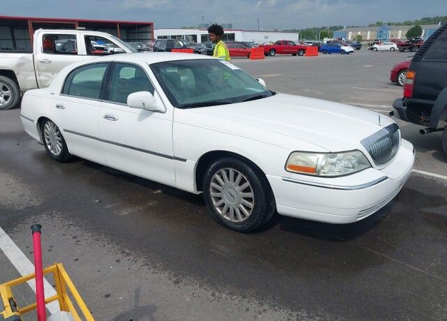 2005 LINCOLN Town Car