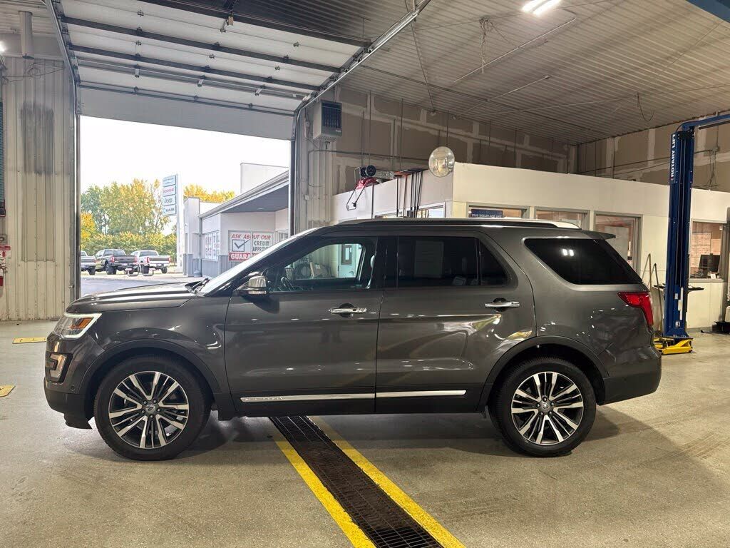 2016 FORD Explorer