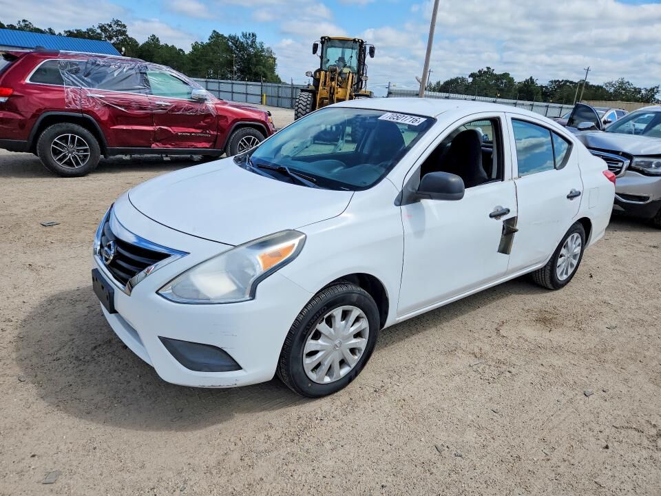 2015 NISSAN Versa