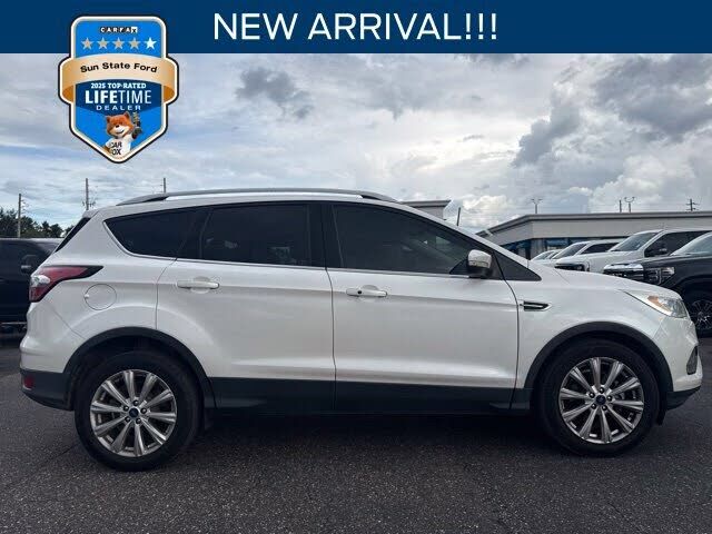2017 FORD Escape