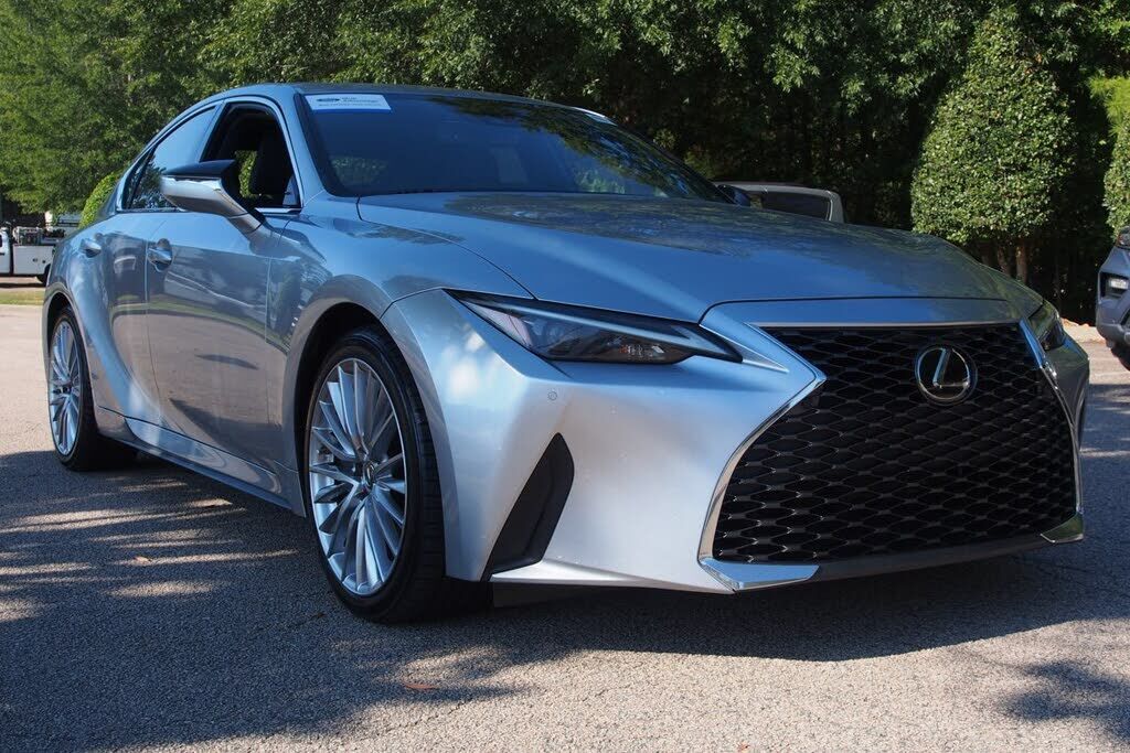 2022 LEXUS IS