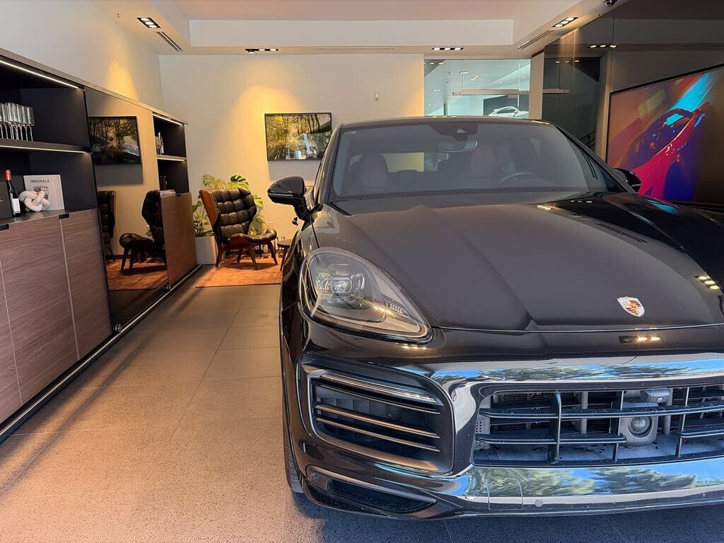 2023 PORSCHE Cayenne