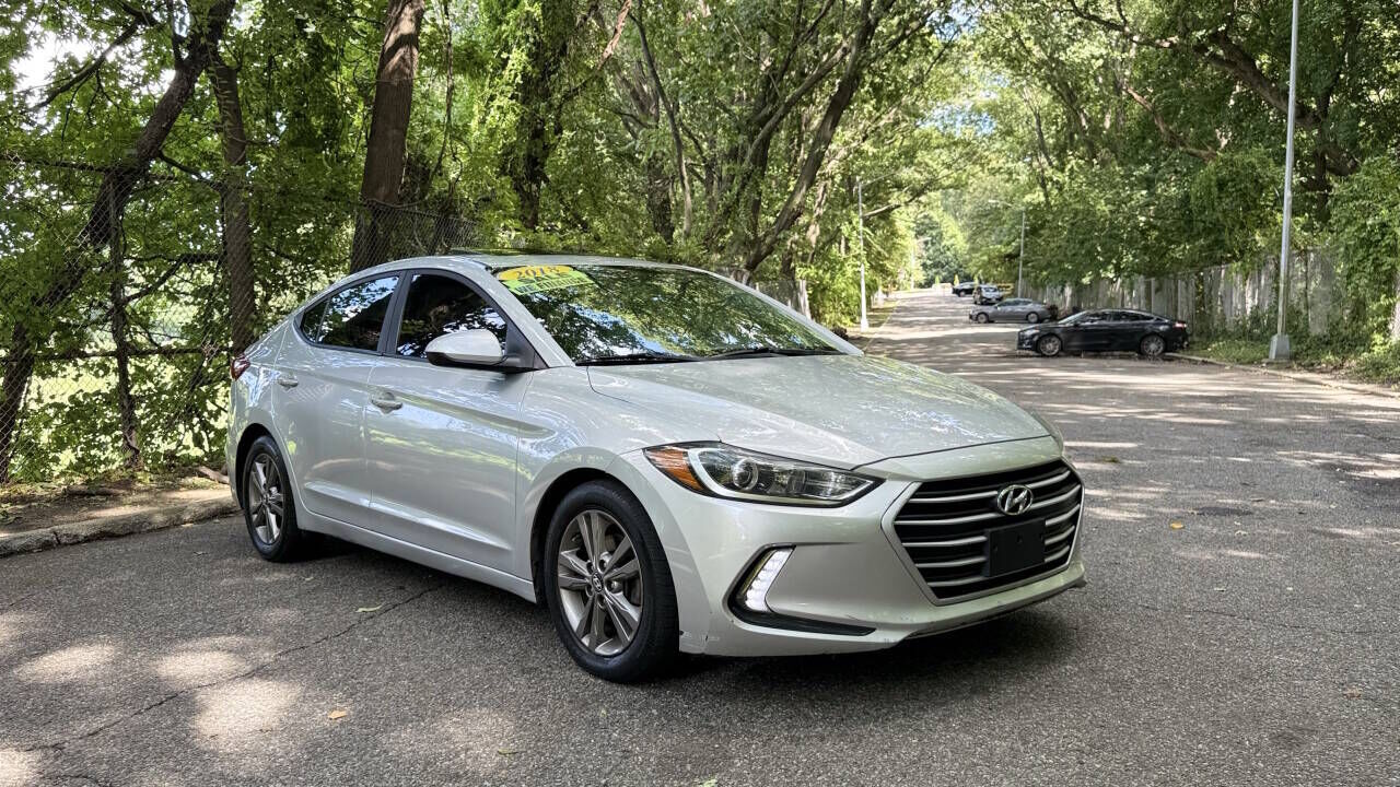2018 HYUNDAI Elantra