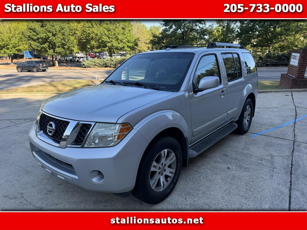 2011 NISSAN Pathfinder