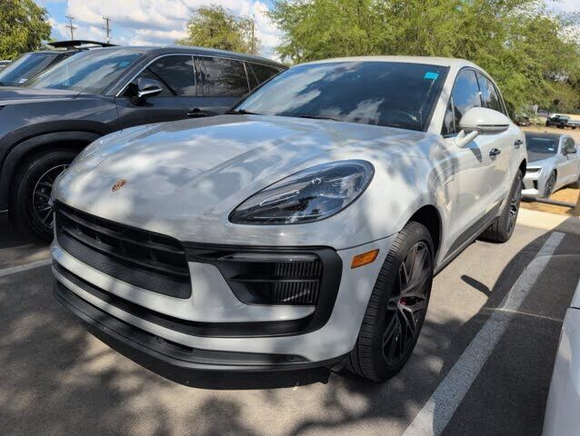2022 PORSCHE Macan