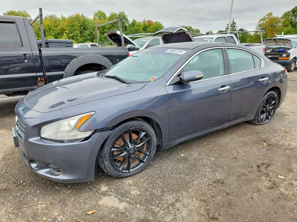 2010 NISSAN Maxima