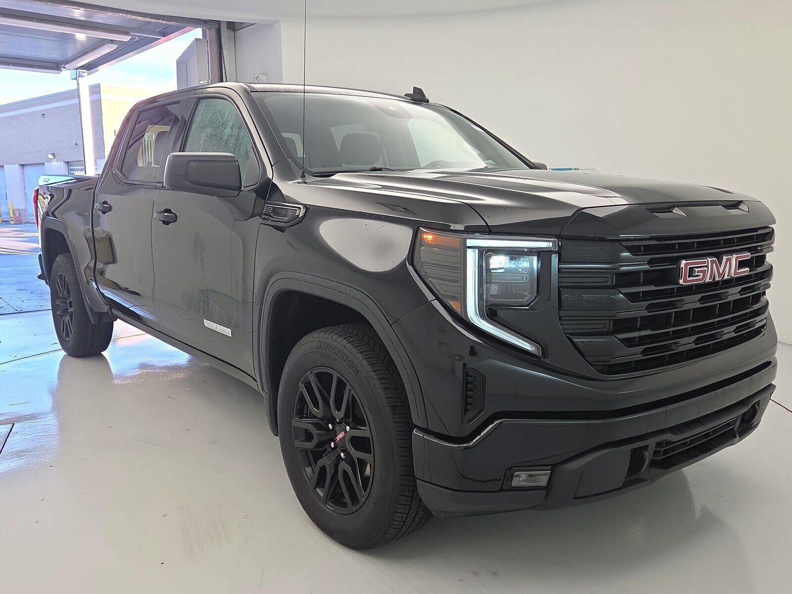 2024 GMC Sierra