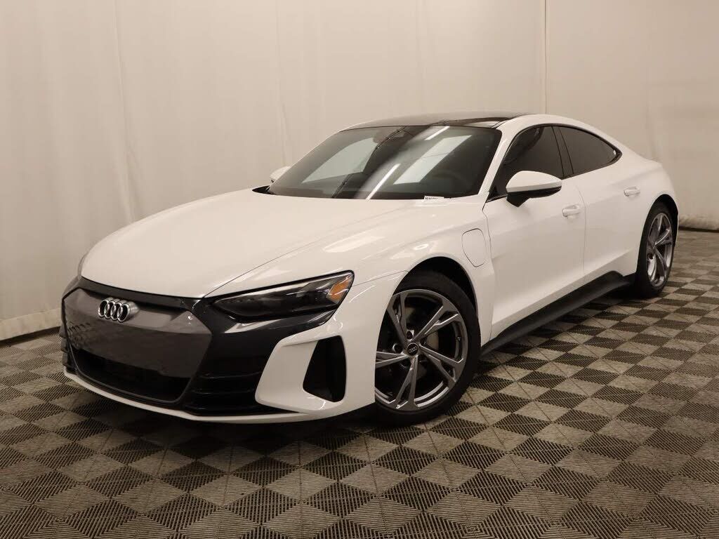 2022 AUDI e-tron