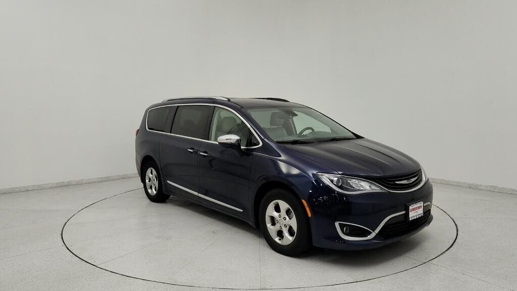 2017 CHRYSLER Pacifica