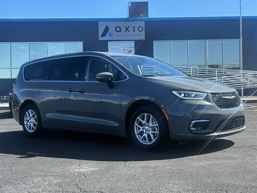 2023 CHRYSLER Pacifica