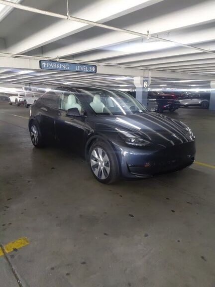 2024 TESLA Model Y