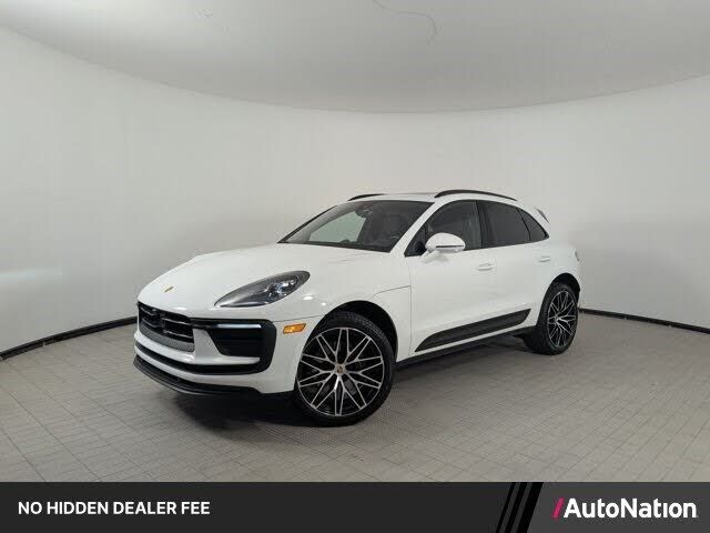 2026 PORSCHE Macan
