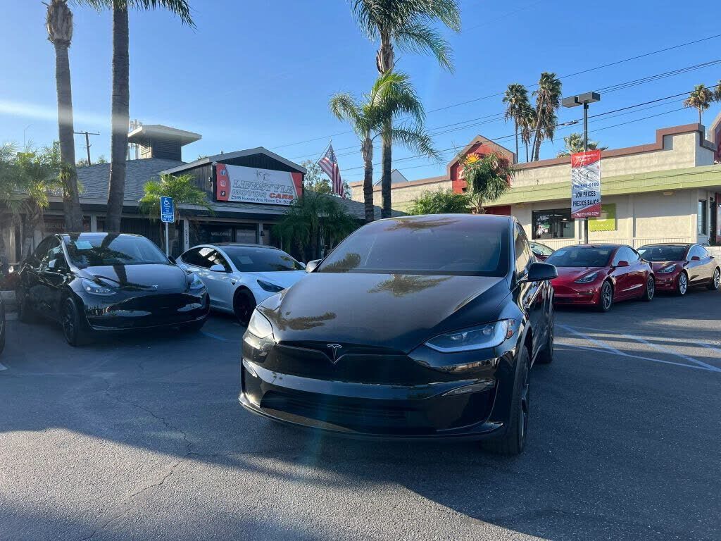 2024 TESLA Model X