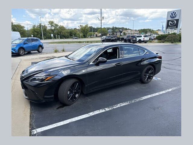 2025 LEXUS ES