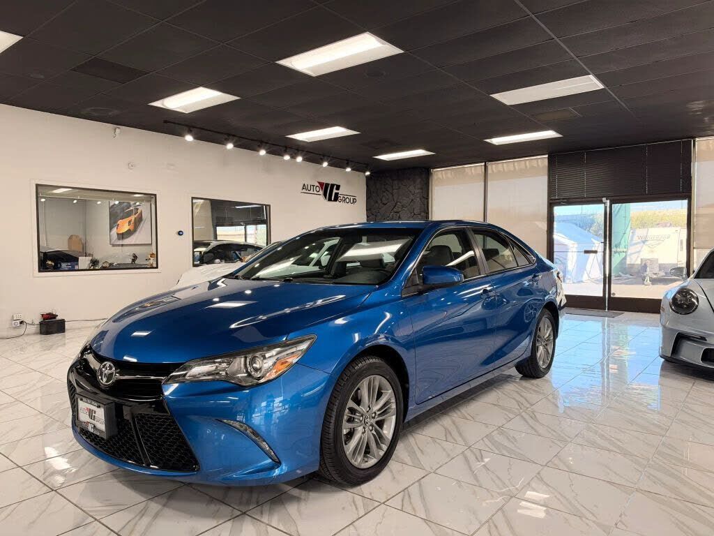 2017 TOYOTA Camry