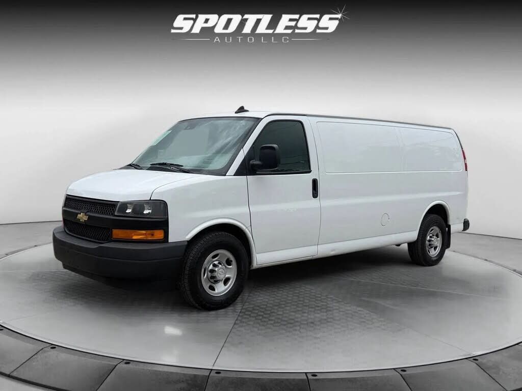 2019 CHEVROLET Express