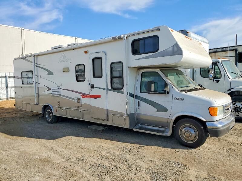 2004 FORD E-450