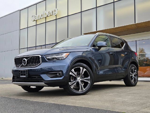 2020 VOLVO XC40