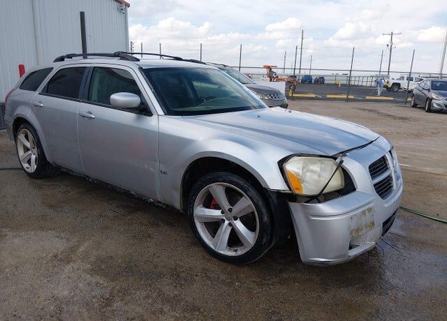 2005 DODGE Magnum
