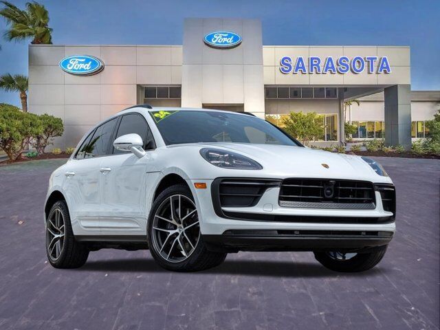 2024 PORSCHE Macan