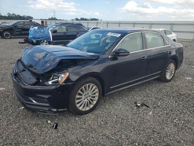 2016 VOLKSWAGEN Passat