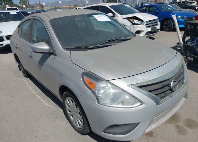 2017 NISSAN Versa