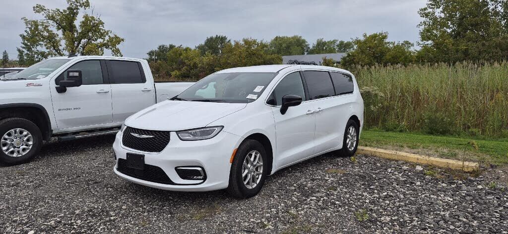 2025 CHRYSLER Pacifica