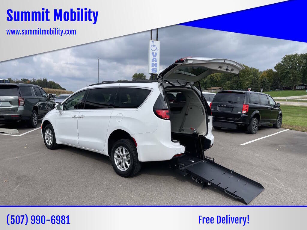 2022 CHRYSLER Pacifica