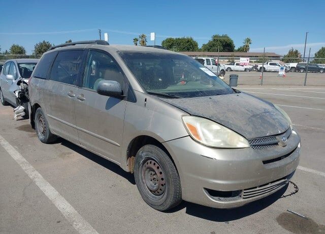 2004 TOYOTA Sienna
