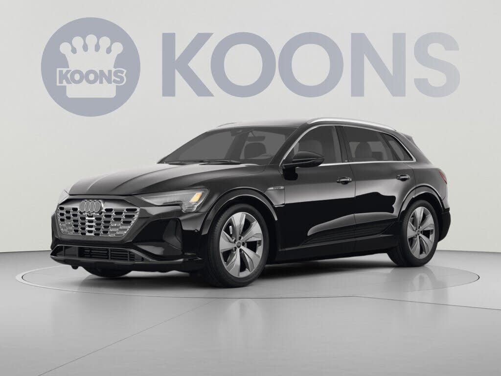 2024 AUDI Q8