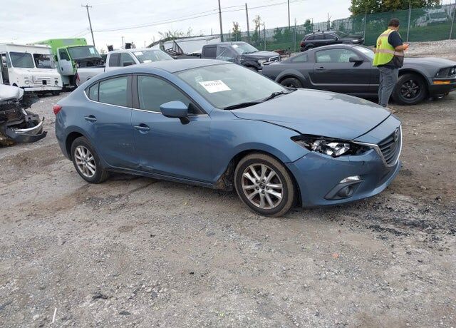 2015 MAZDA Mazda3