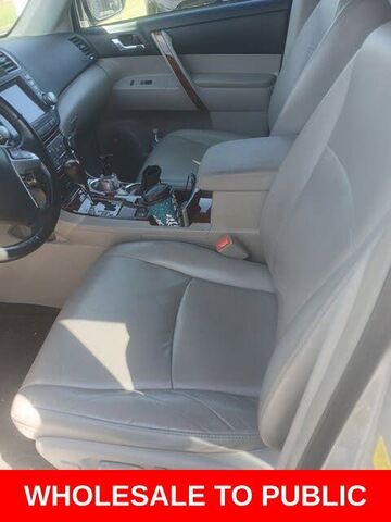 2011 TOYOTA Highlander