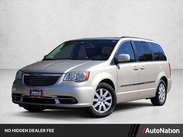 2014 CHRYSLER Town and Country