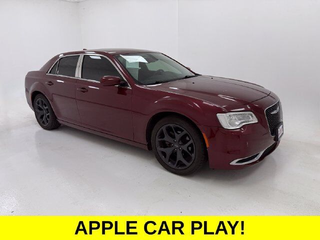 2019 CHRYSLER 300