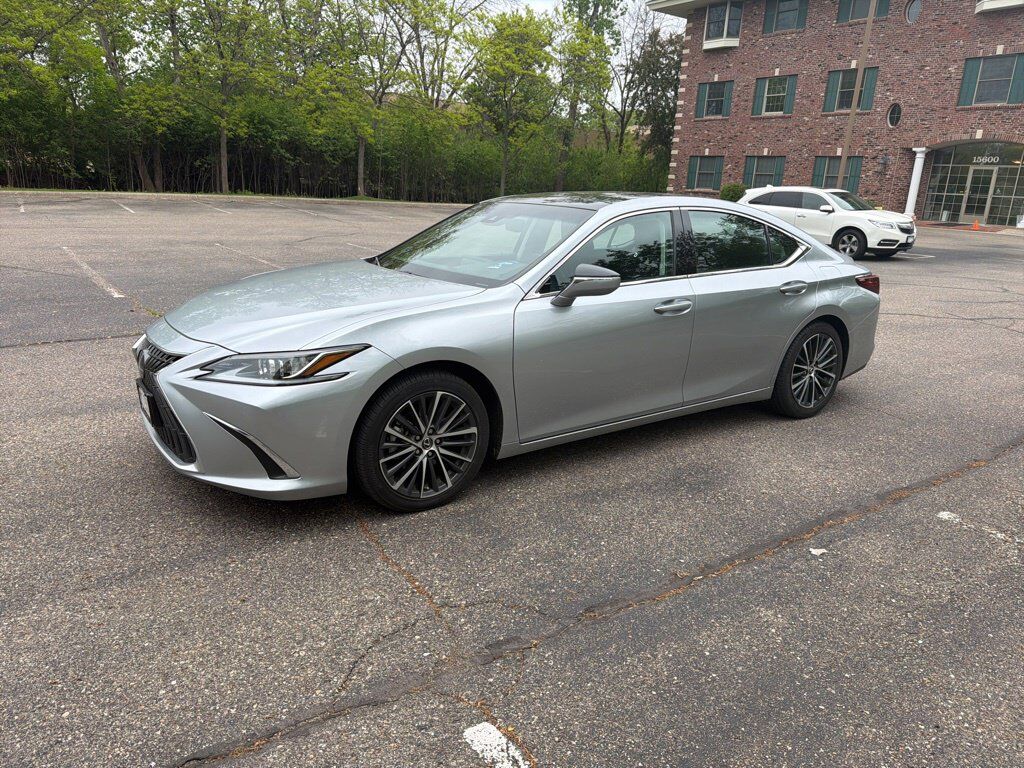 2023 LEXUS ES