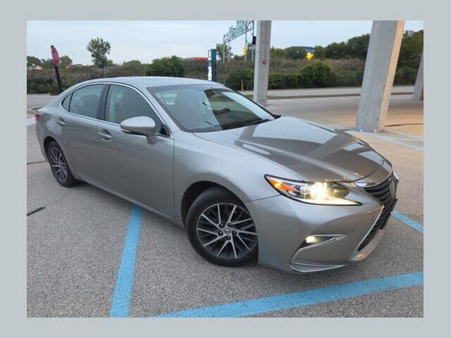 2017 LEXUS ES