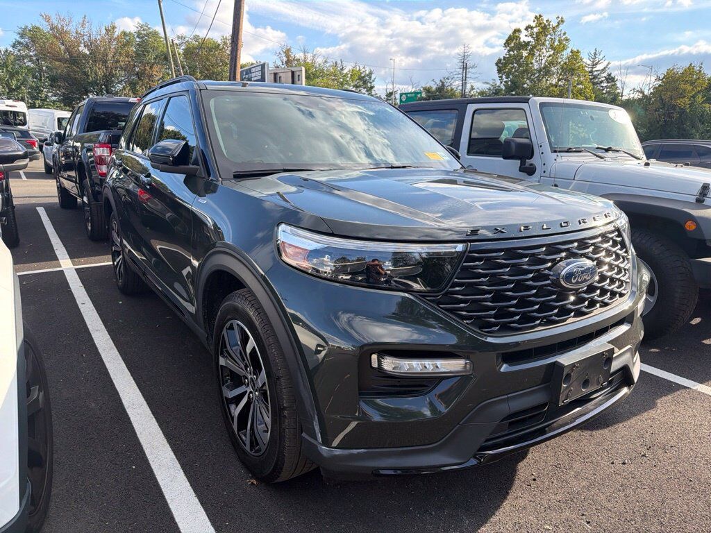 2023 FORD Explorer