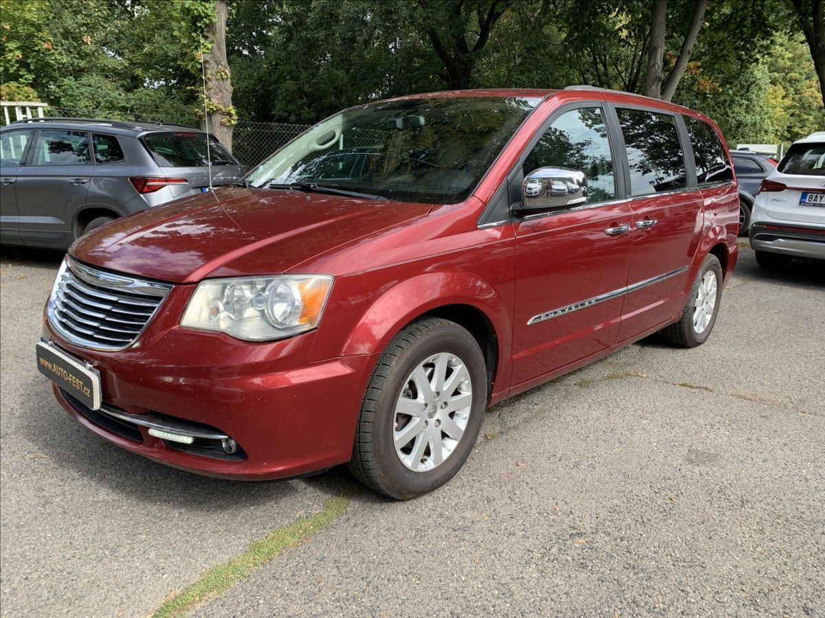 2012 CHRYSLER Town and Country