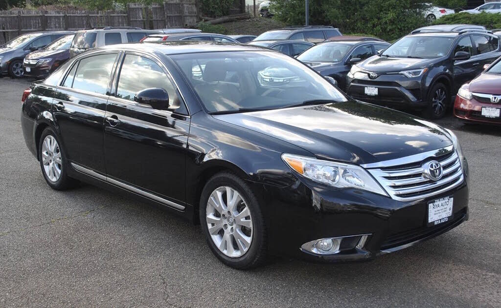 2011 TOYOTA Avalon