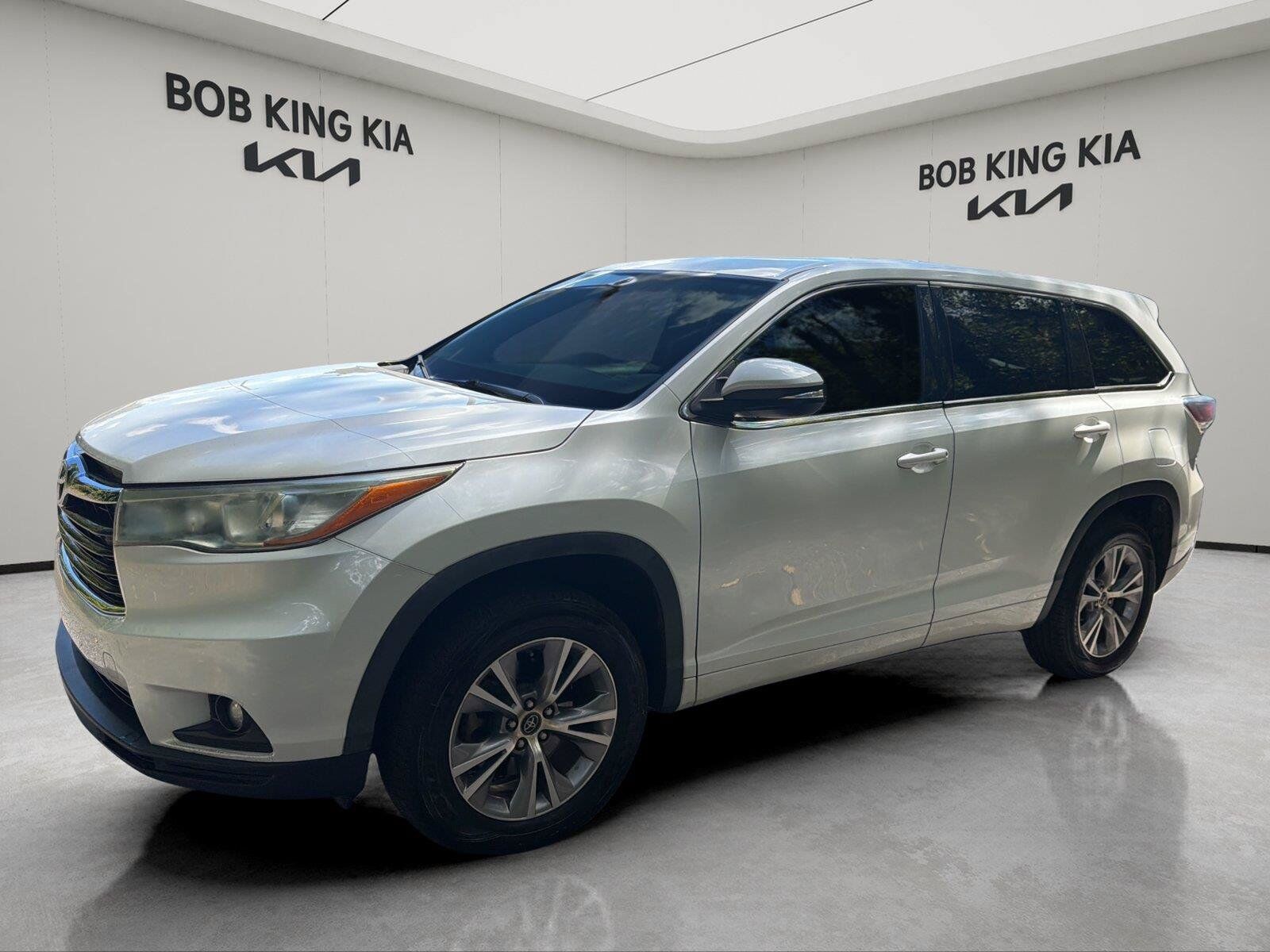 2016 TOYOTA Highlander