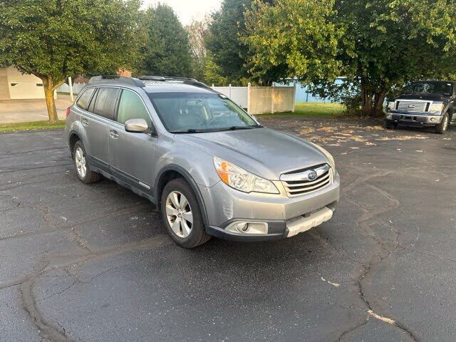 2011 SUBARU Outback