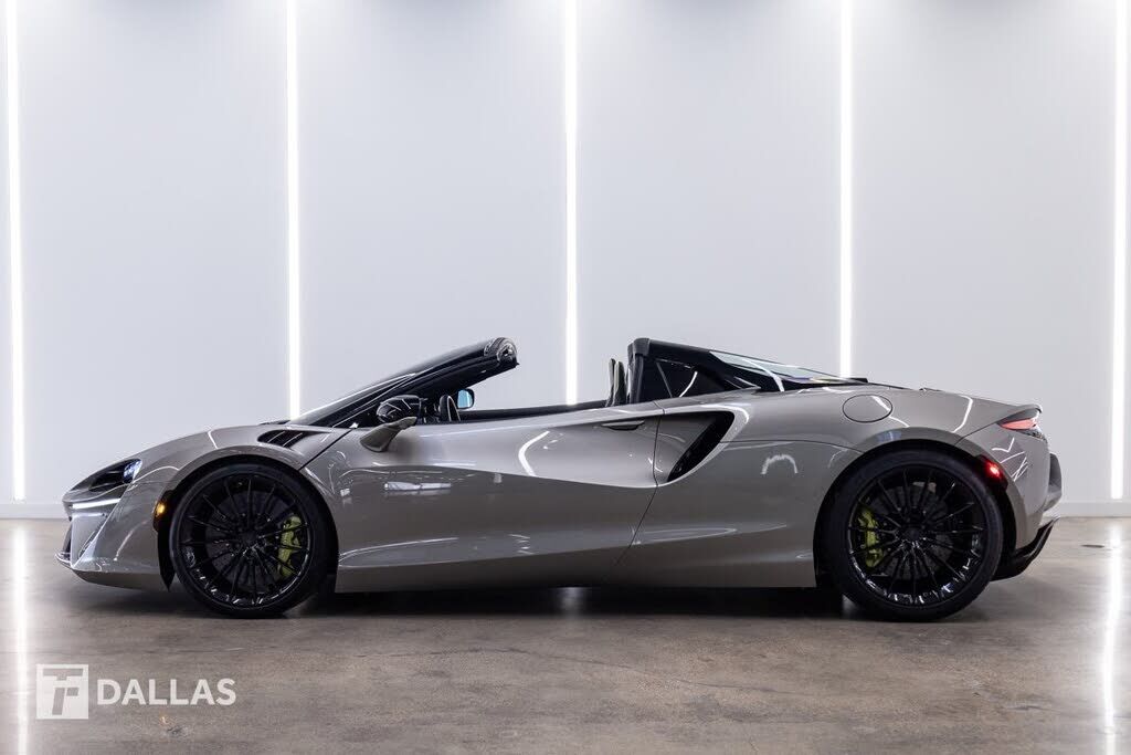2025 MCLAREN ARTURA