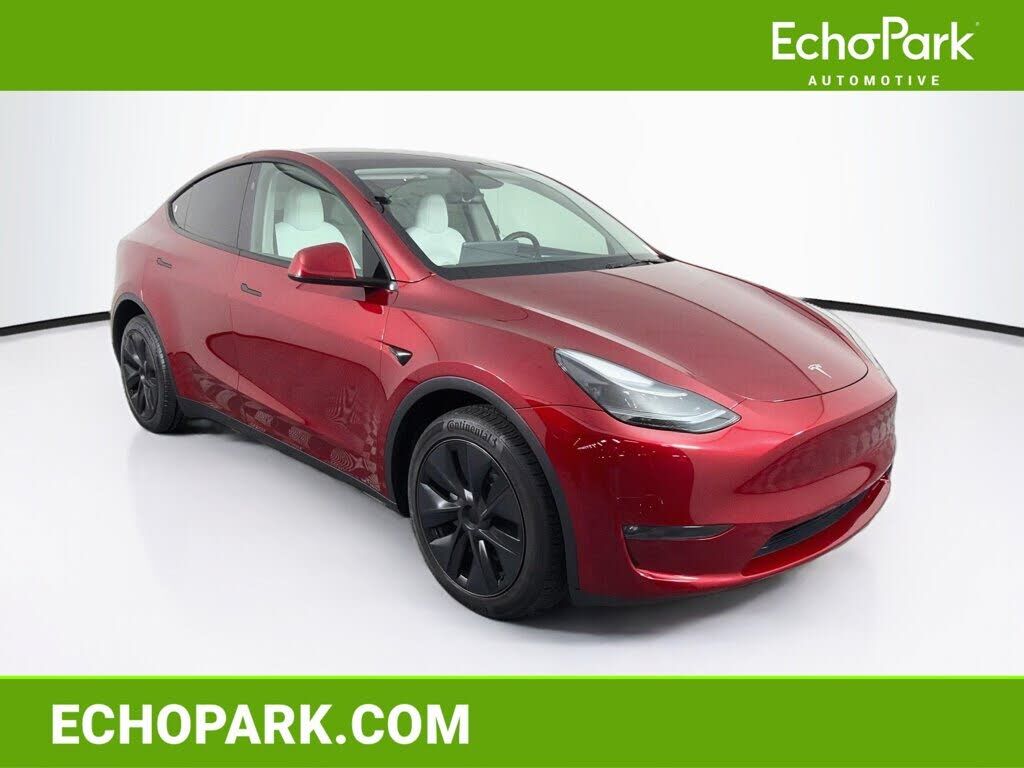 2025 TESLA Model Y