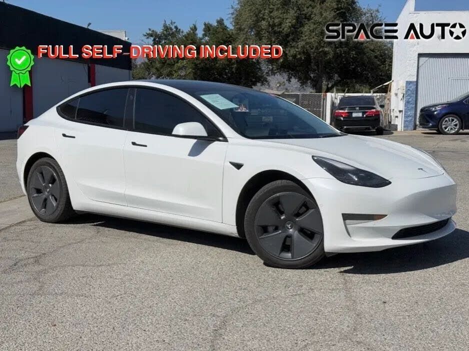 2022 TESLA Model 3