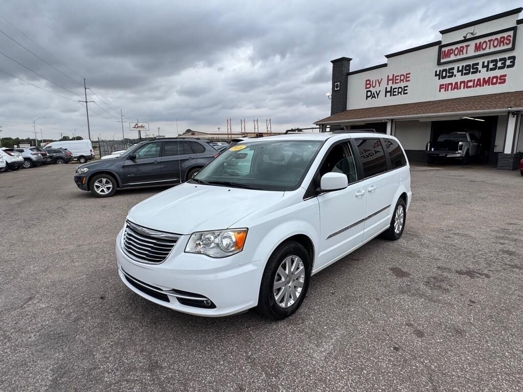 2016 CHRYSLER Town and Country