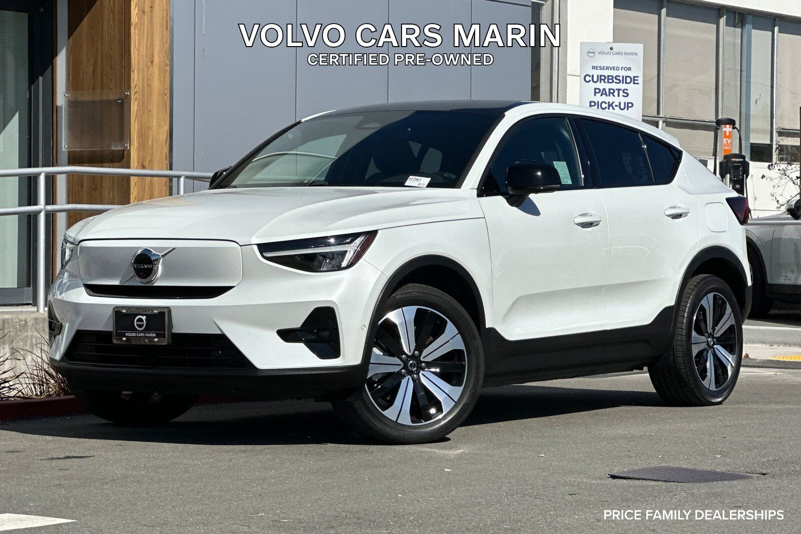 2023 VOLVO C40