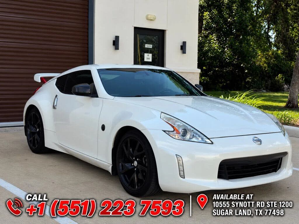 2017 NISSAN 370Z
