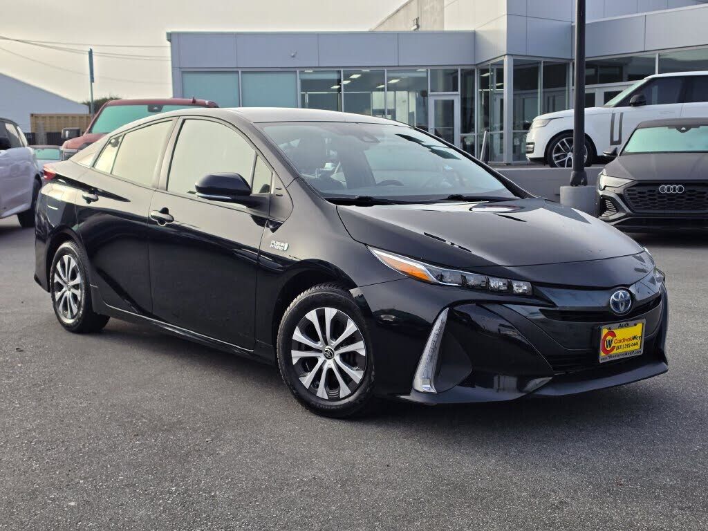 2026 TOYOTA PRIUS