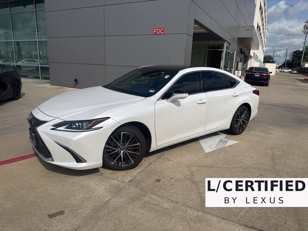 2025 LEXUS ES