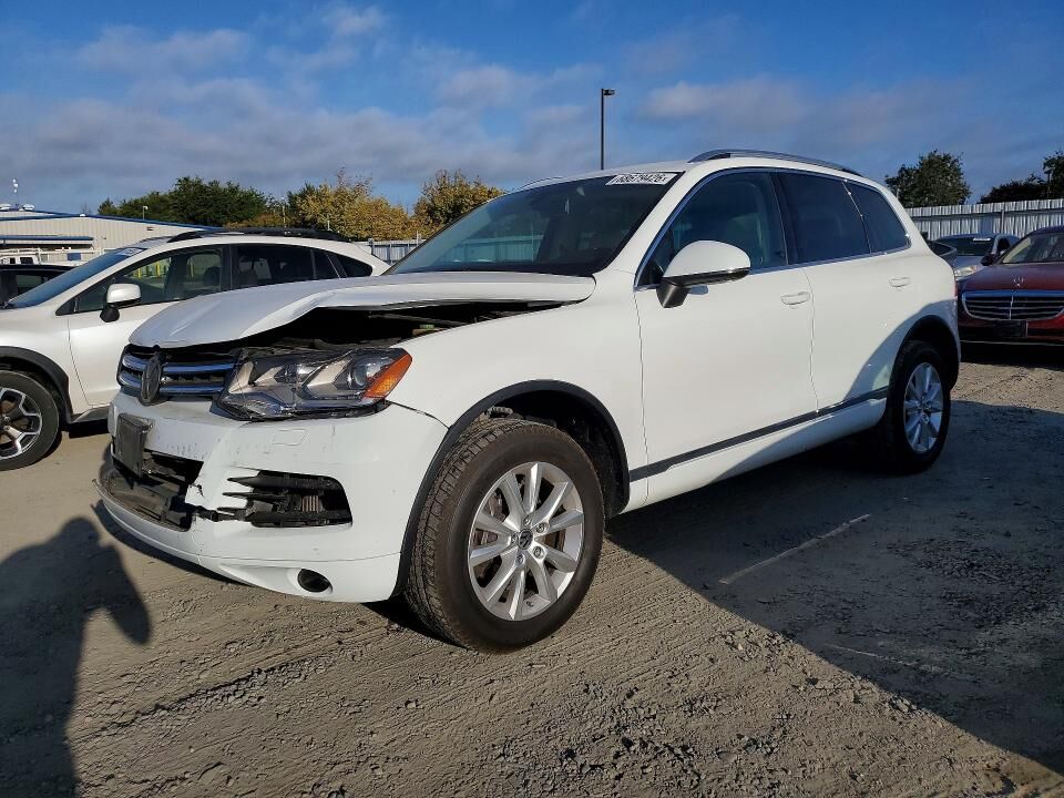 2014 VOLKSWAGEN Touareg